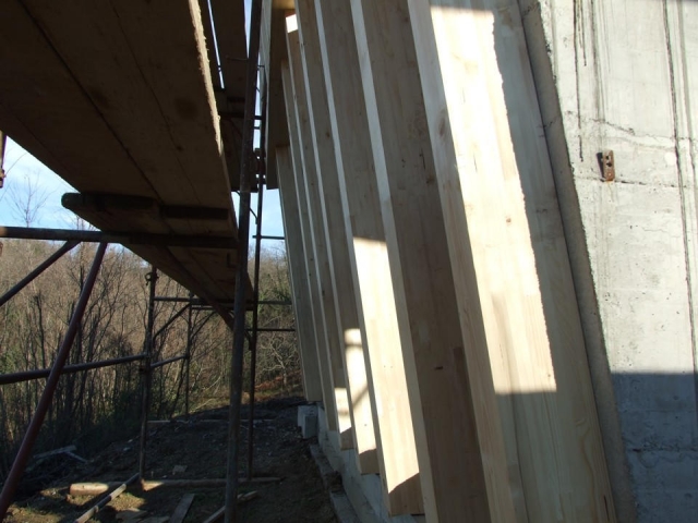 Prvačina - montaža lesene pod konstrukcije - vijak za beton bezifix anker zss