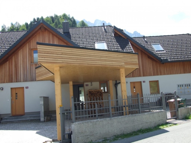 Nadstrešek Kranjska Gora -atika sibirski macesen - vodni premaz seasonite