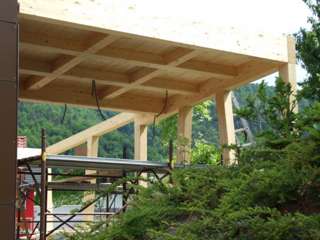 Nadstrešek Medvode -  ladijski pod smreka 40 x 145  mm